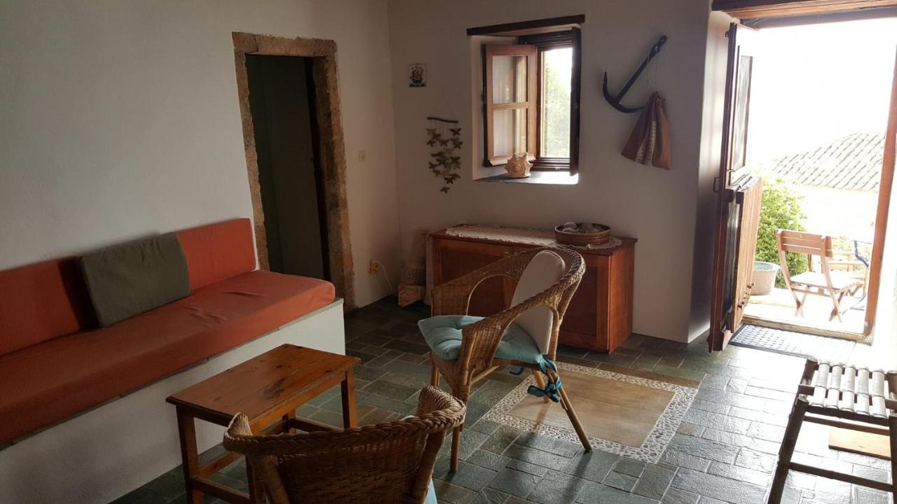 Athina Guesthouse Monemvasia Luaran gambar